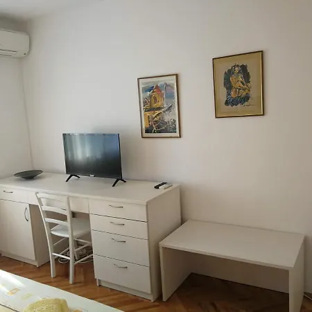 Rooms Besker