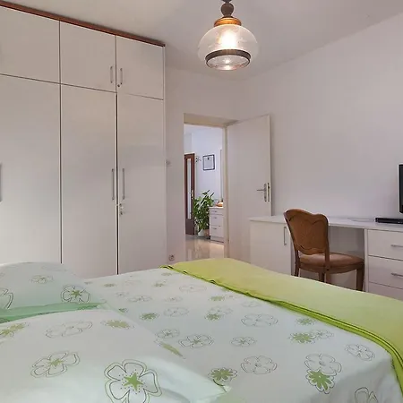 Rooms Besker Gæstehus Makarska