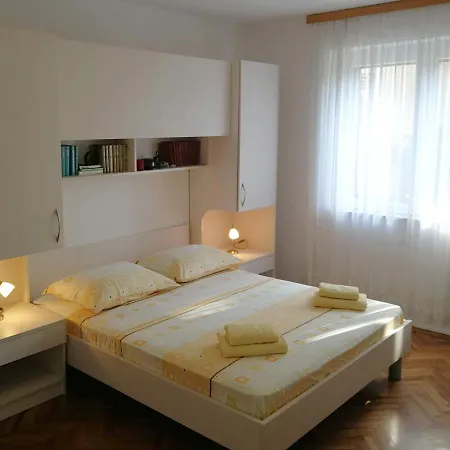 Rooms Besker